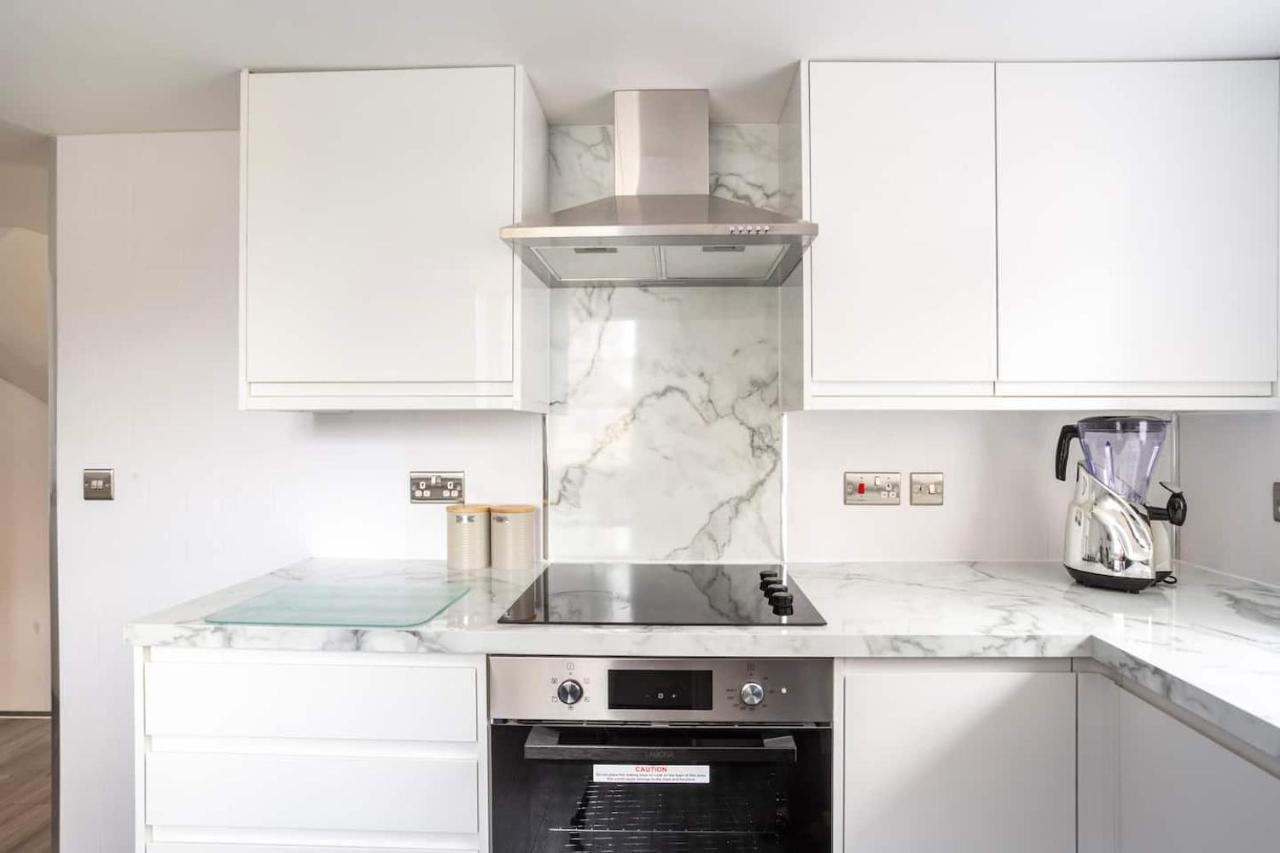 The Secret, Stylish & Spacious En Suite In Blandford Forum, Dorset Bagian luar foto